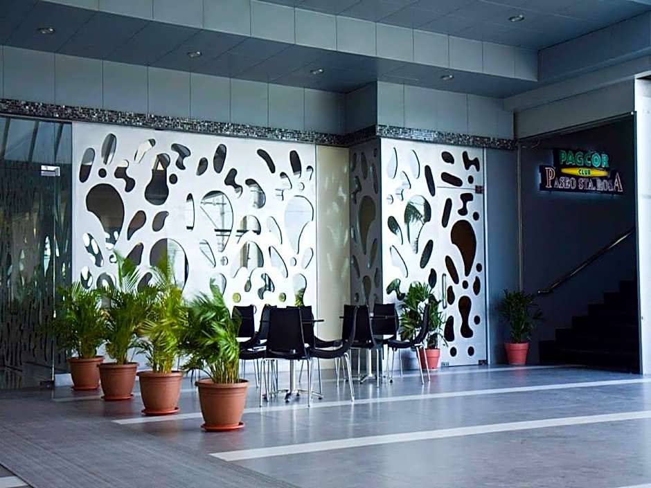 Paseo Premiere Hotel