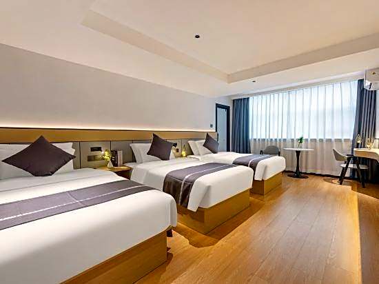 Hongyun Hotel (Guangzhou Baiyun Railway Station Sanyuanli Avenue)