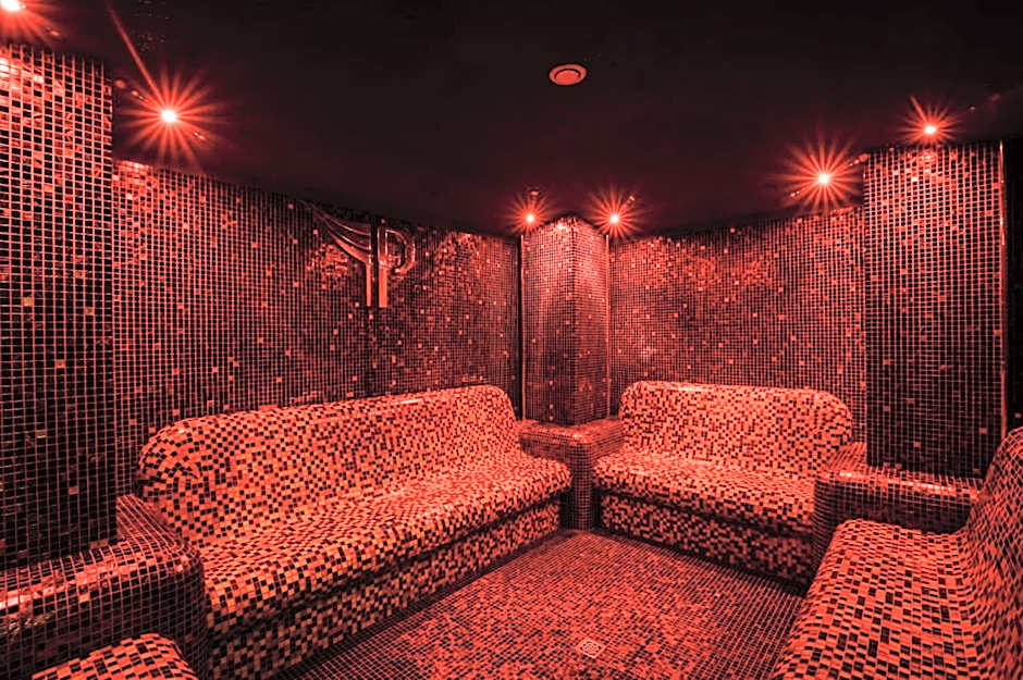 Plaza V Executive Hotel