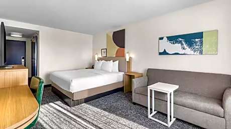 King Room with Sofa Bed - Non-Smoking