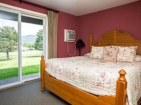 Two-Bedroom King Suite