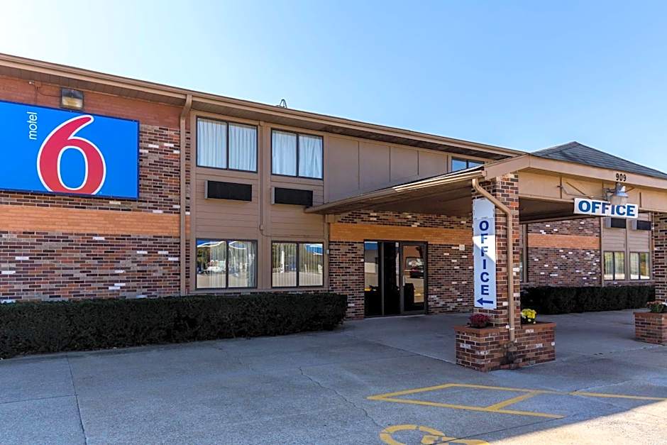 Motel 6-Troy, IL