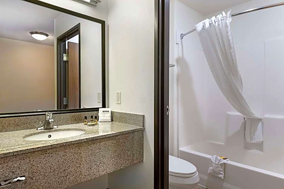 Best Western Plus Eagleridge Inn & Suites