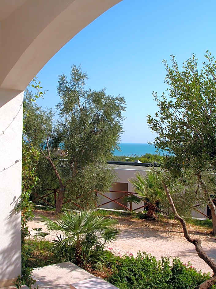 Baia Degli Aranci Suite & Apartments