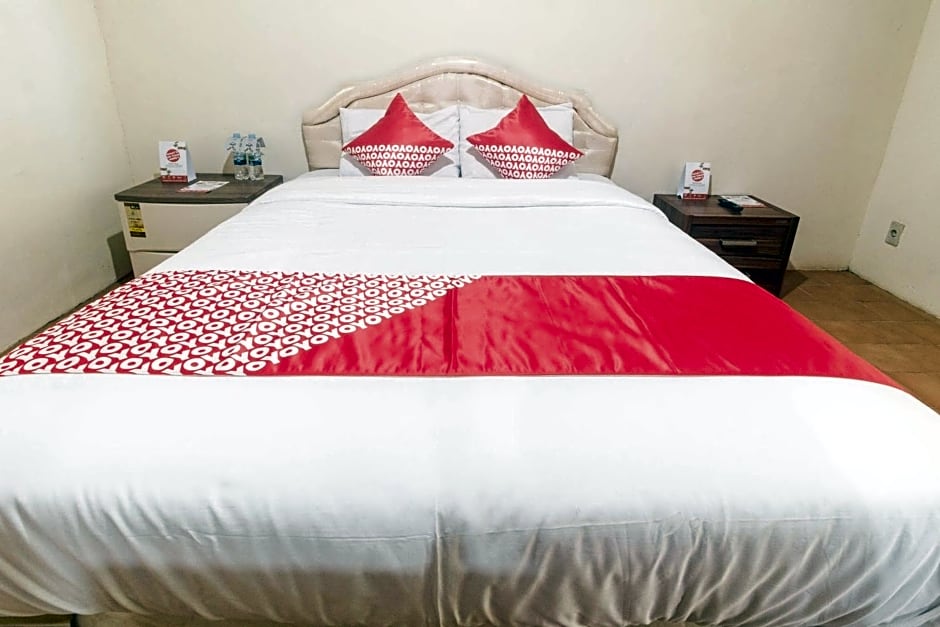 OYO 1688 Collin Beach Hotel