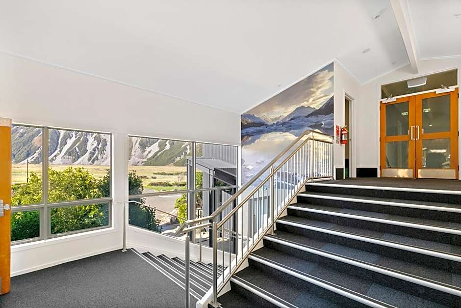 Mt Cook Lodge and Motels