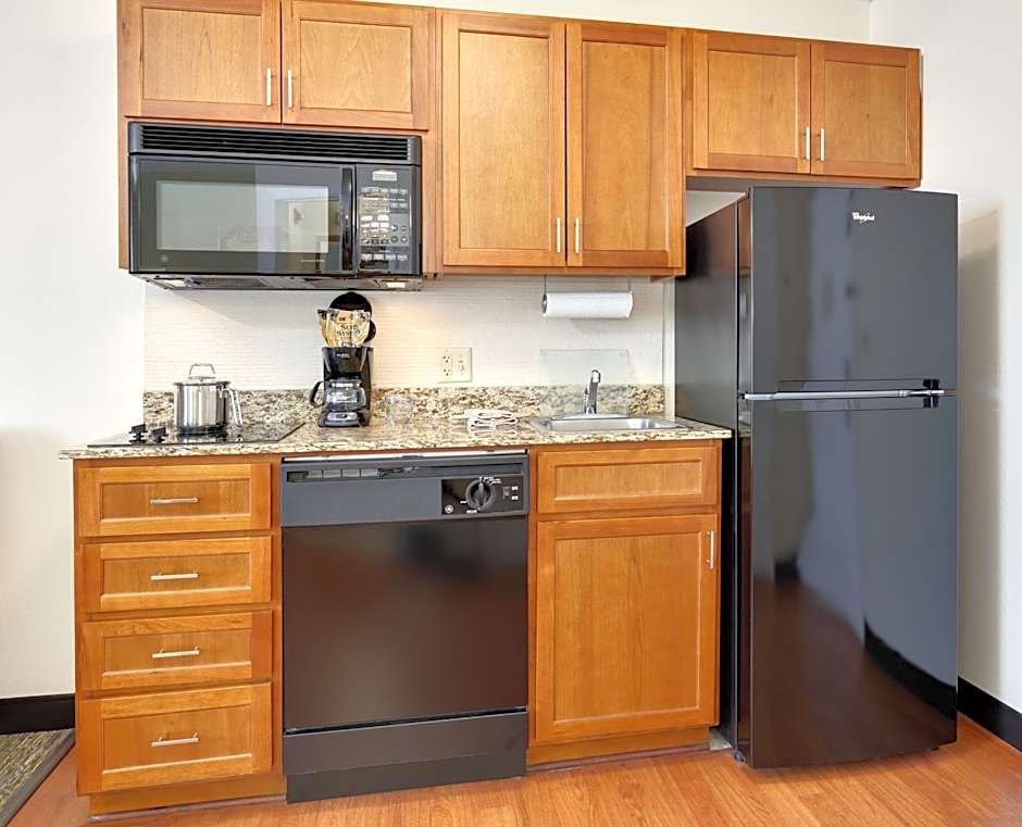 Candlewood Suites Salina By IHG