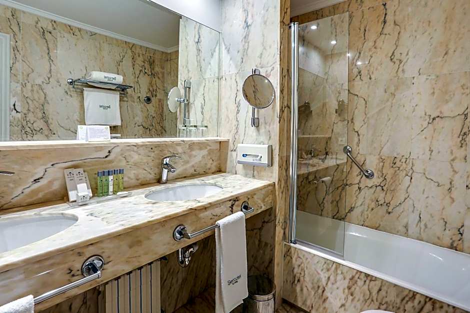 Sercotel Hotel Europa