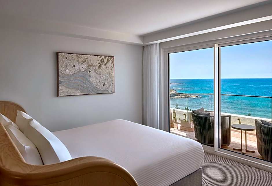 Photo 1 of 6 of 1 King Bed Suite, Ocean front