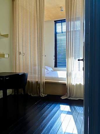 Deluxe Double Room with Private Bathroom