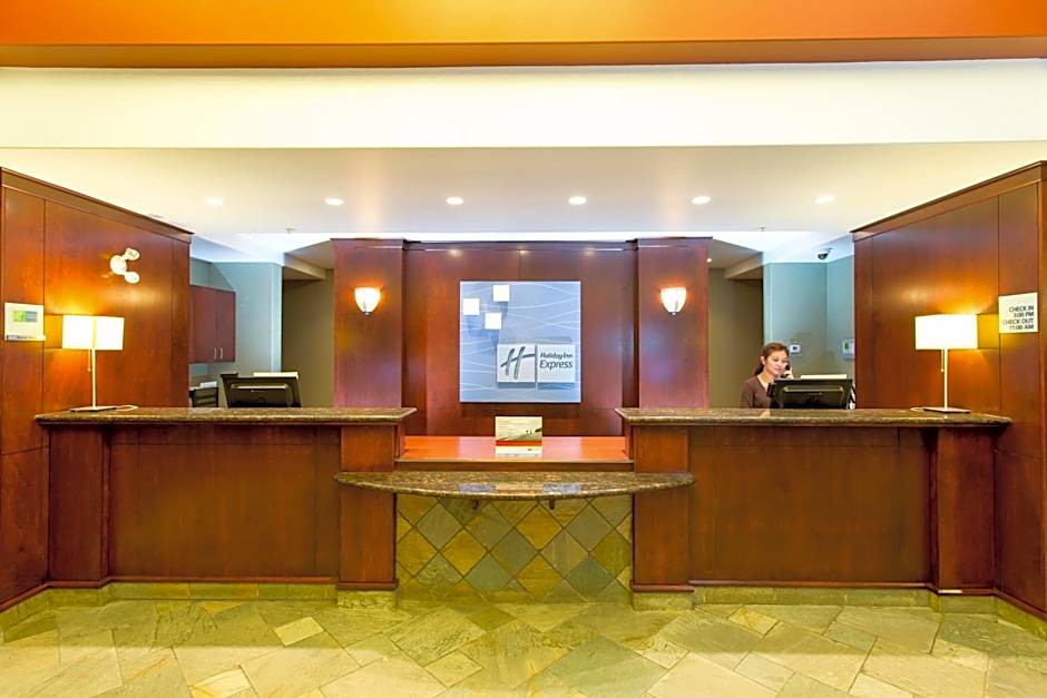 Holiday Inn Express & Suites Drayton Valley By IHG