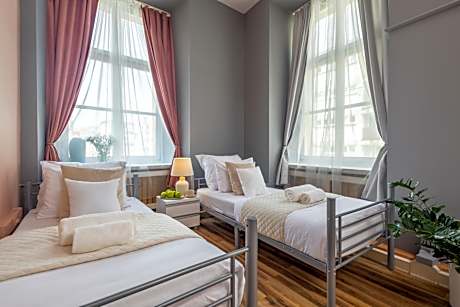 Standard Twin Room with Shared Bathroom