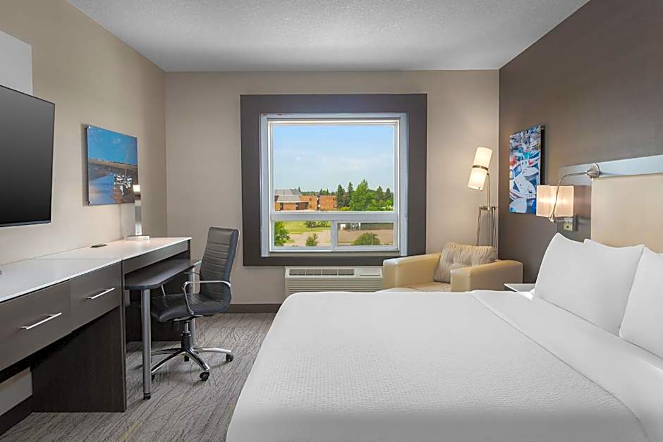 Holiday Inn Express & Suites Cold Lake By IHG