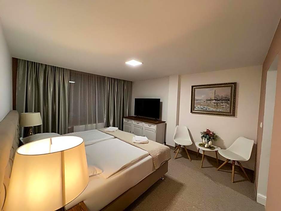 HOTEL GALERIA PEZINSKA BABA