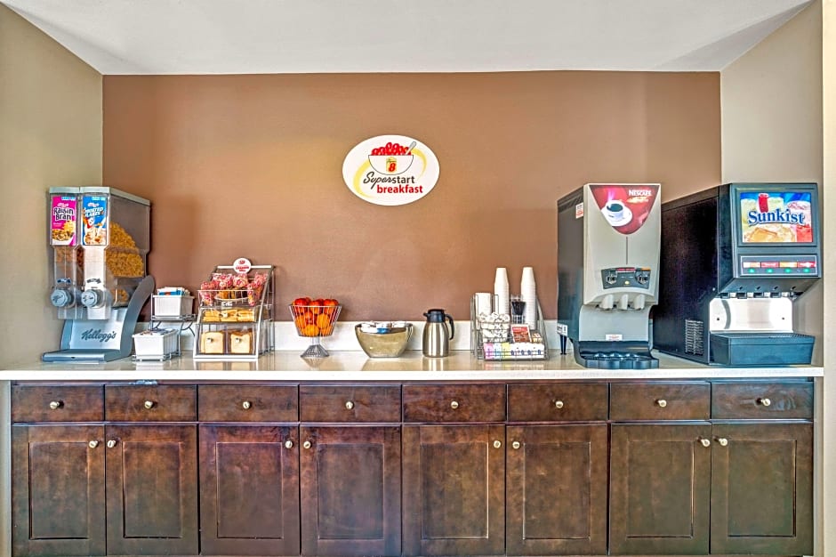Super 8 by Wyndham Las Vegas Nellis AFB Area