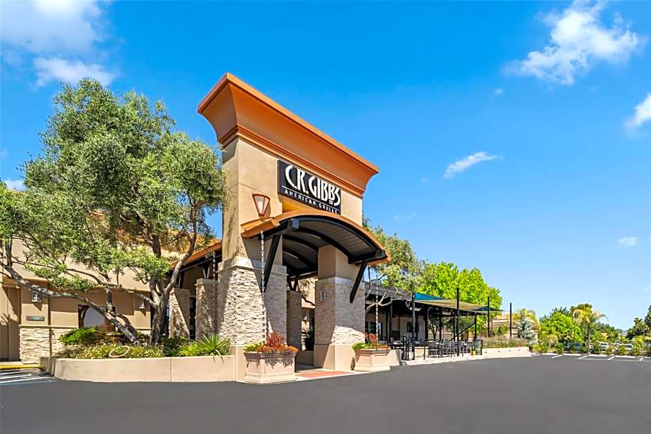 Best Western Plus Hilltop Inn