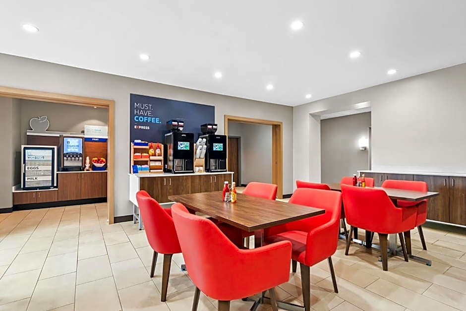 Holiday Inn Express & Suites Joplin Southeast by IHG