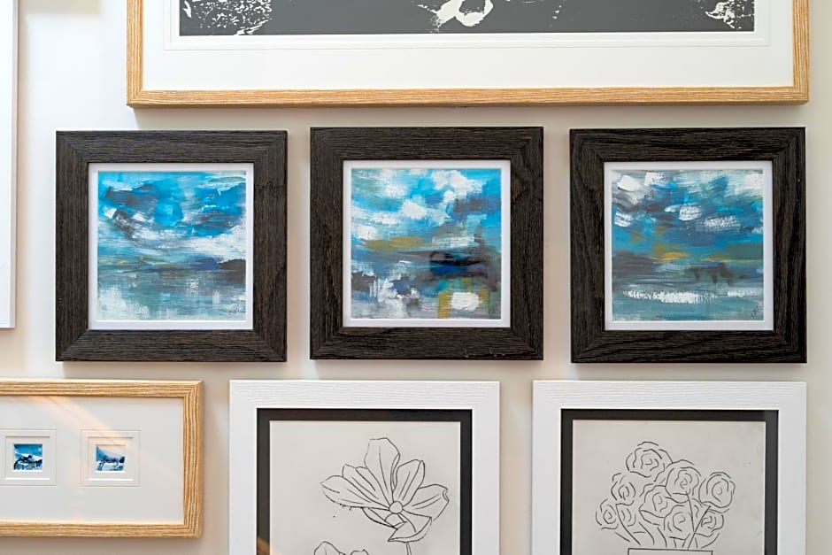 Tithe Barn - Self Check In Hotel