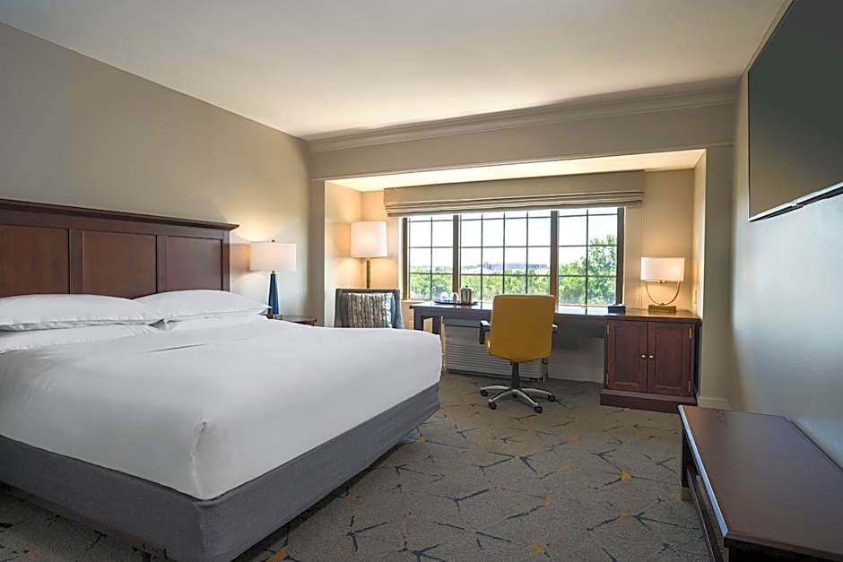 Sheraton Baltimore Washington Airport Hotel - BWI