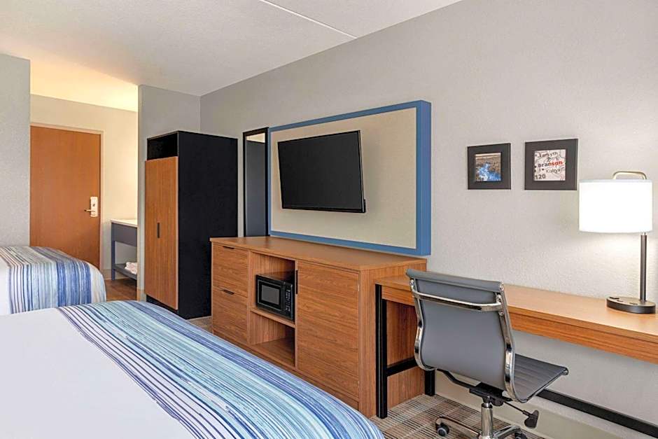 AmericInn by Wyndham Branson & Conference Center