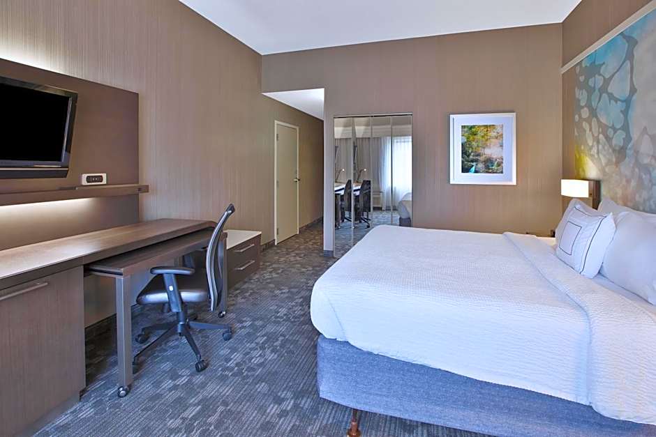 Courtyard by Marriott Somerset