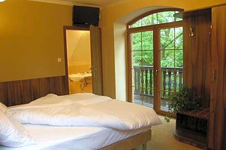 Deluxe Double Room with Bath
