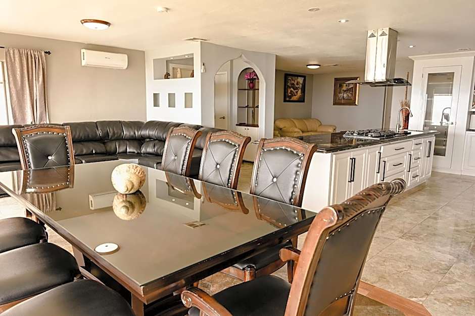 Half Acre Oceanfront Paradise With Private Pool, Jacuzzi, Fire Pit, Beach Access
