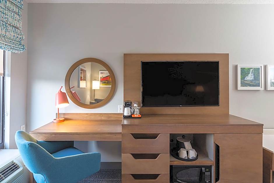Photo 1 of 1 of 1 King Bed, Mobility Accessible, Bathtub