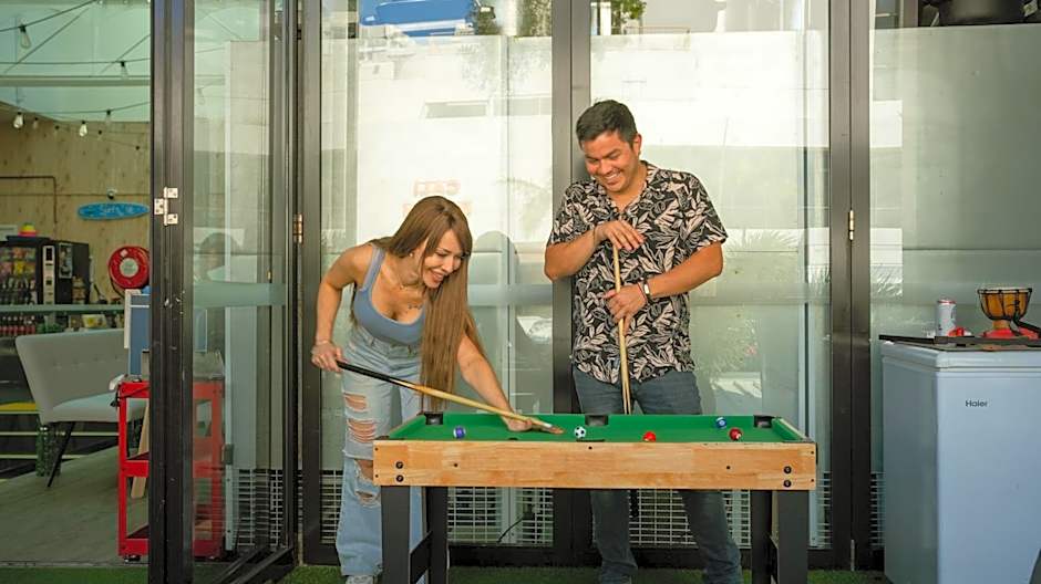 Tequila Sunrise Hostel Surfers Paradise