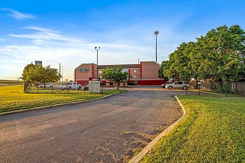 Coratel Plus Suites Wichita West Airport