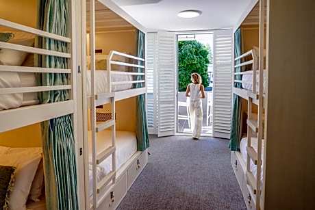 Bed in Superior 6 Bed Female Ensuite Dorm