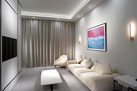 Neos Hotel