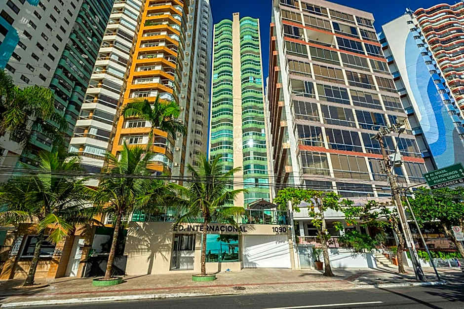 ITNC104 - Avenida Atlântica com 3Q e churrasqueira