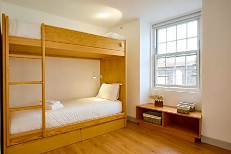 Bunk Bed in Mixed Dormitory Room