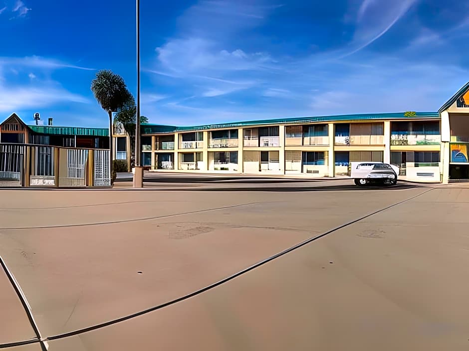 Days Inn by Wyndham Safford, AZ