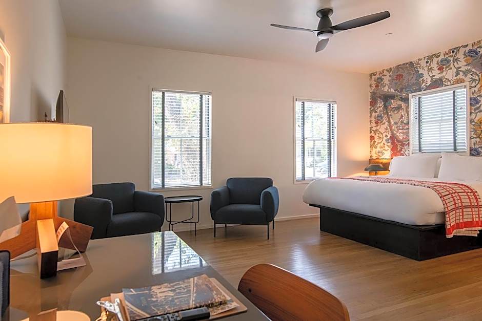 Talbot Commons Hotel