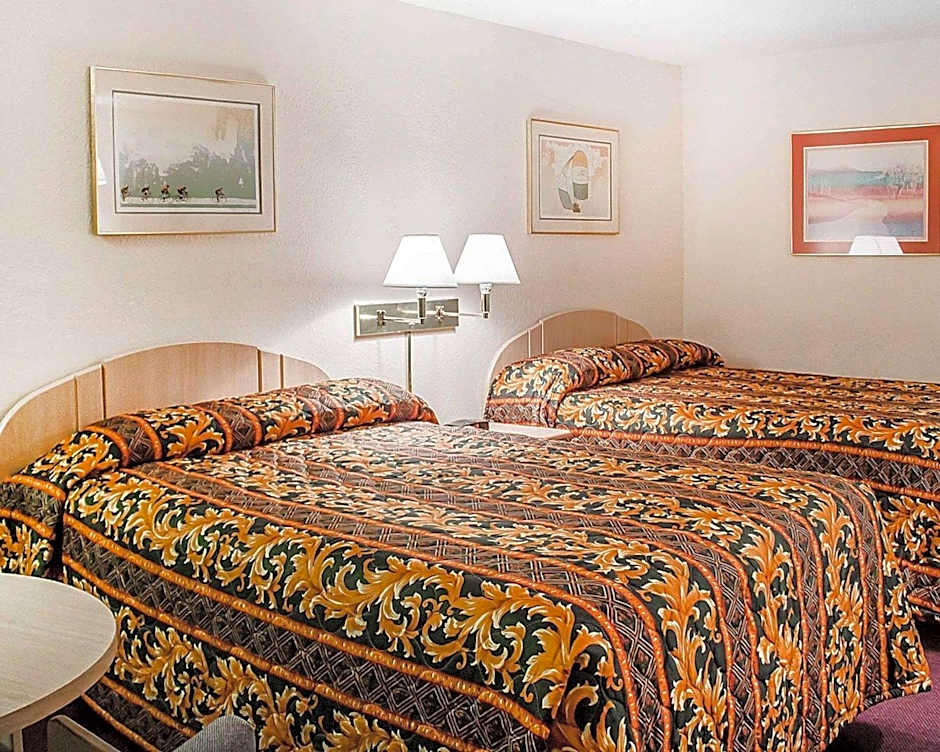 Rodeway Inn Findlay University Area