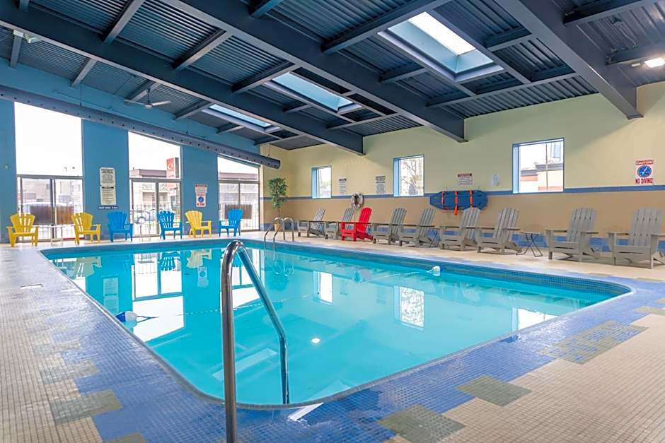 Days Inn & Suites by Wyndham Niagara Falls Centre St. By the Falls