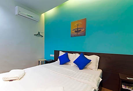 Deluxe Queen Room