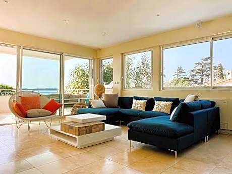 Four-Bedroom Villa with Private Pool and Sea View - Non-Smoking