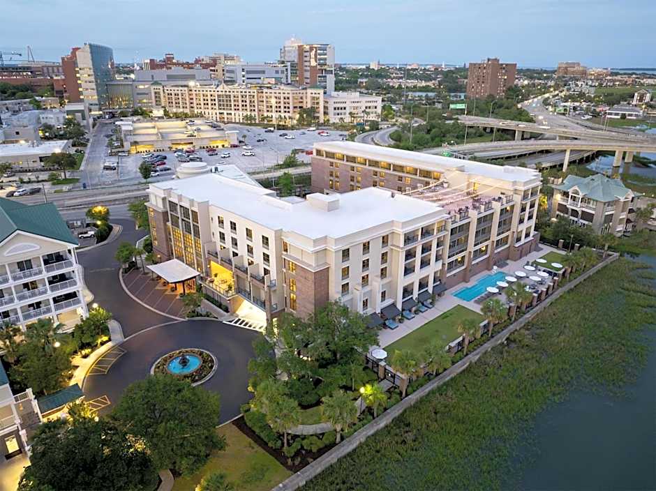 Hilton Garden Inn Charleston Waterfront/Downtown