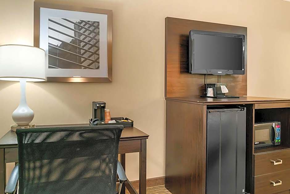 Quality Inn & Suites Monroe