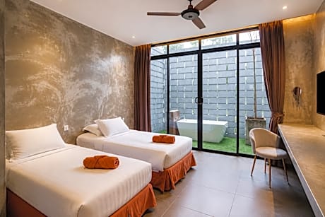 Quintuple Family Suite