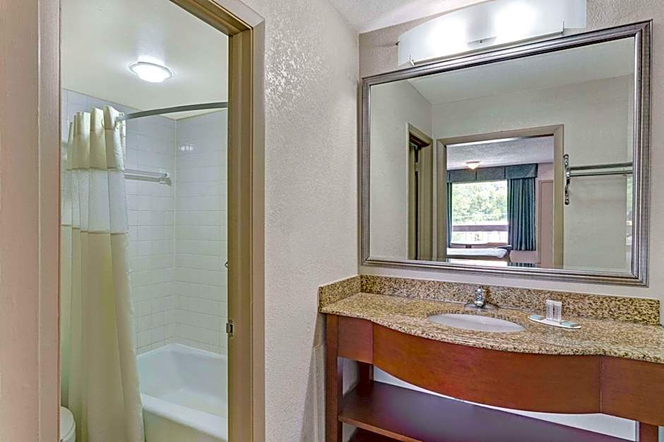 Travelodge by Wyndham Williamsburg Colonial Area