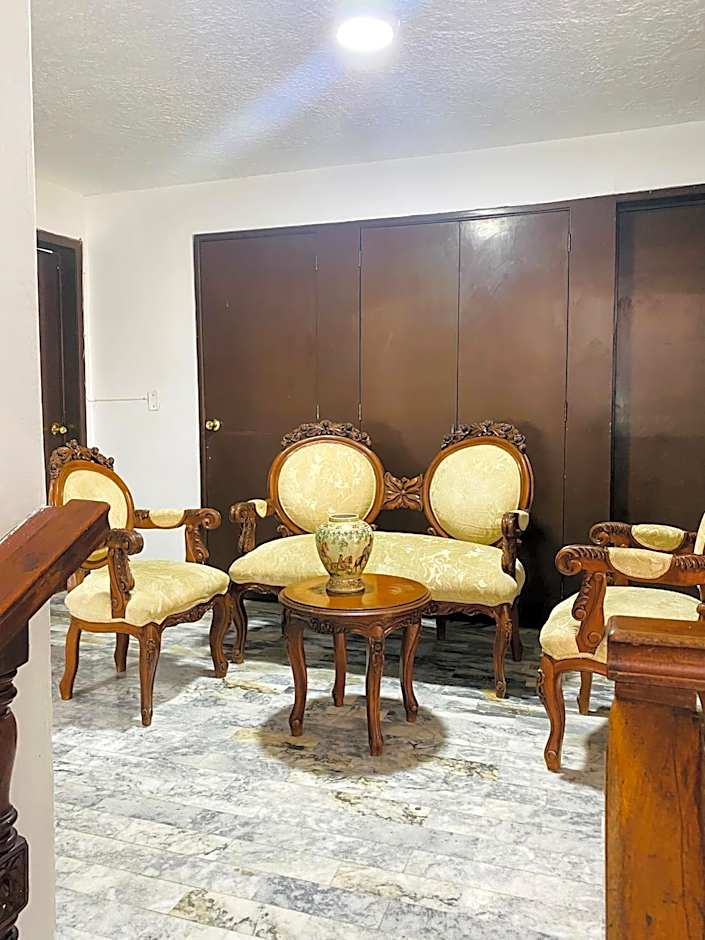 Hostal Guadalajara Cosmopolitan Providencia