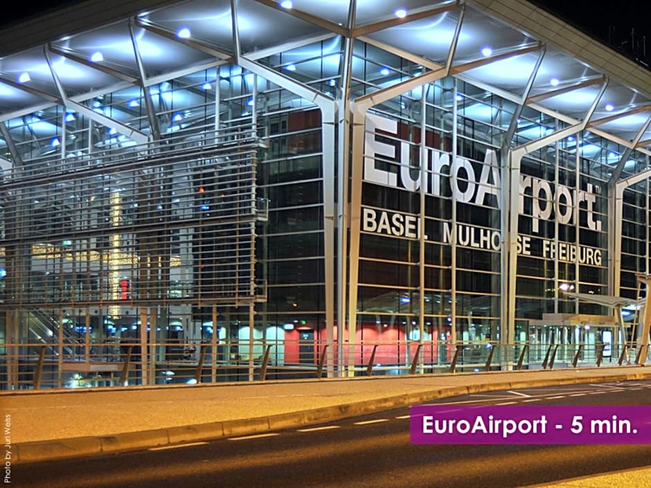 Airport Hotel Basel - Convenient & Friendly