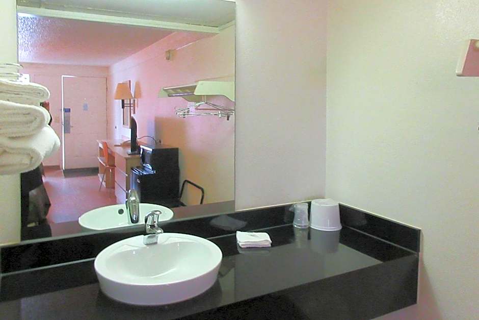 Rodeway Inn Washington PA