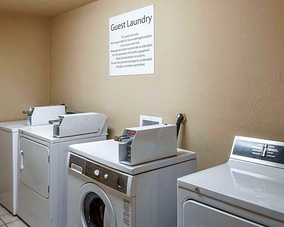 Quality Inn Tulsa-Downtown West