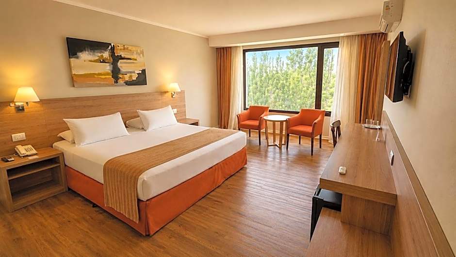 Xelena Hotel & Suites
