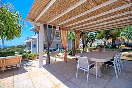 Apt A - Beach View Villa Controvento